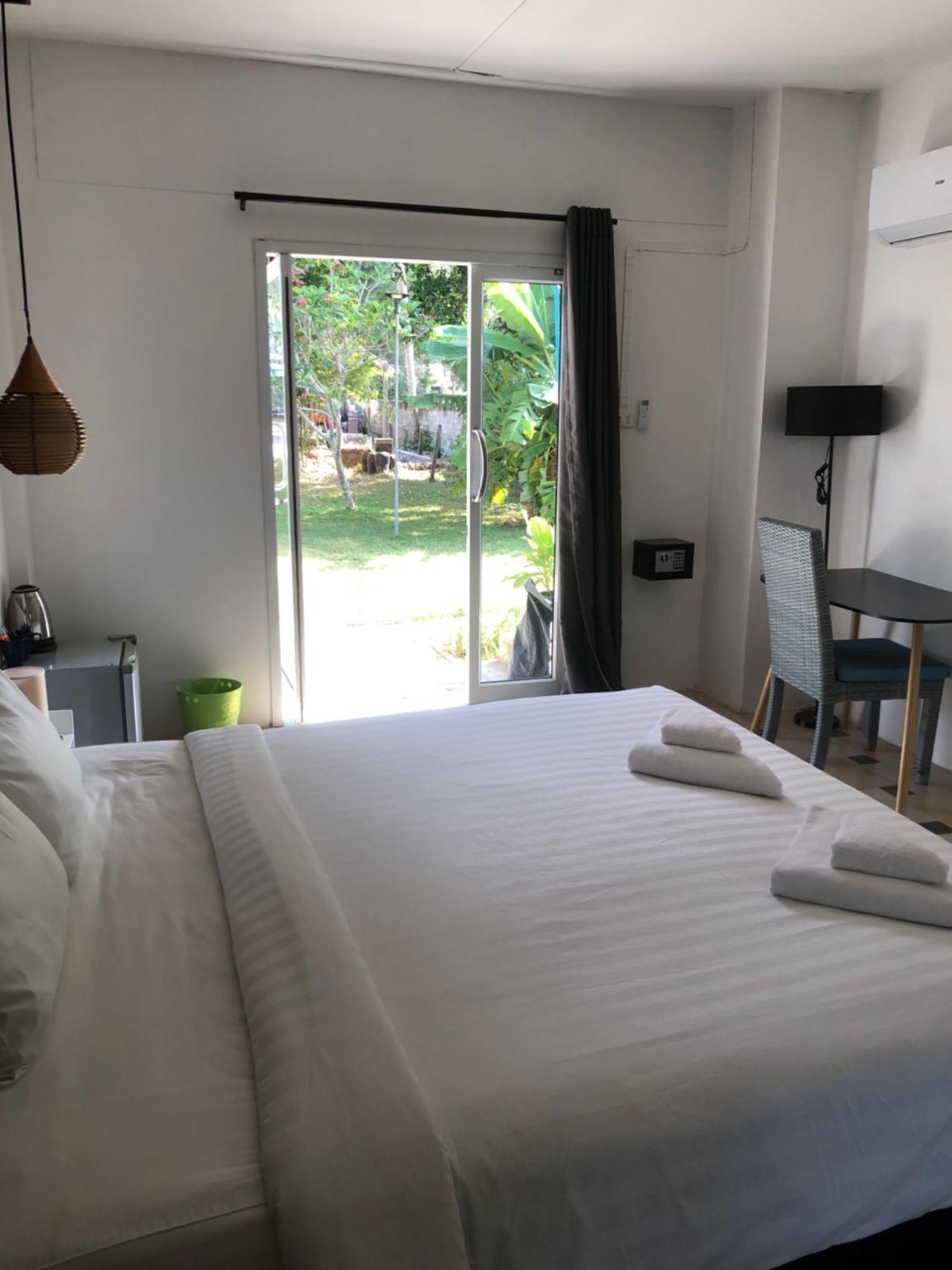 Wild Wood X Hansa Beach Fitness Resort Thong Sala Eksteriør billede